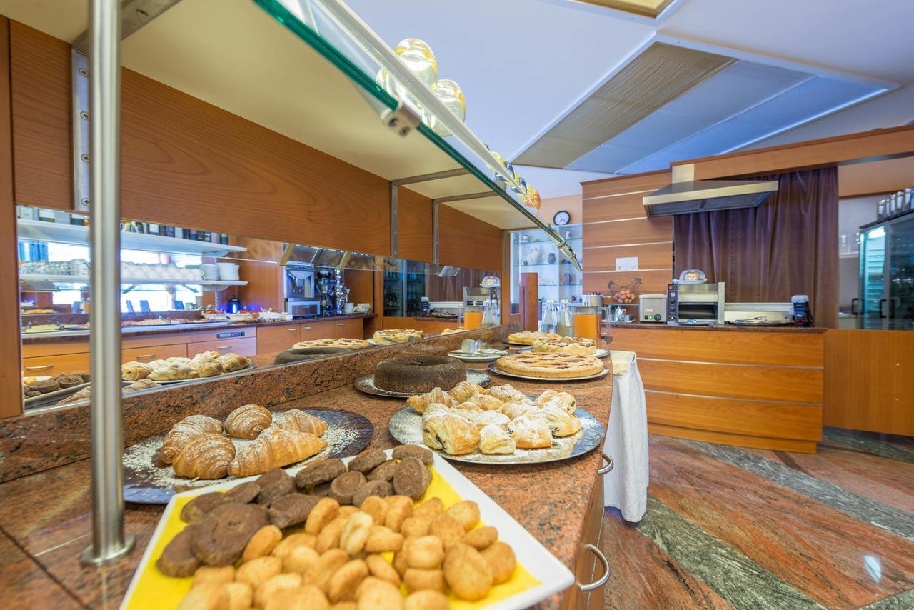 Hotel Venezia مالتشيزينيه المظهر الخارجي الصورة
