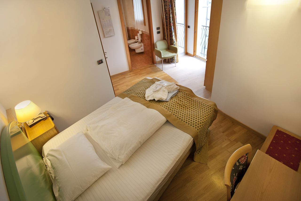 Hotel Venezia مالتشيزينيه المظهر الخارجي الصورة